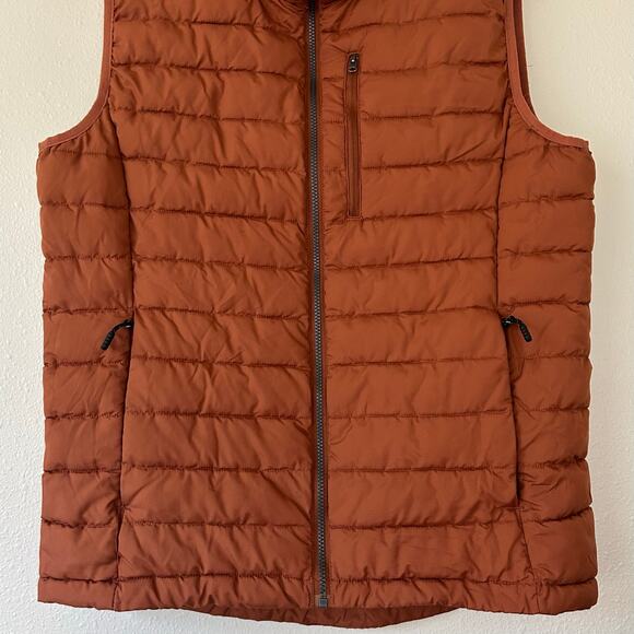 Pulse Full-Zip Puffer Vest in Rust Quilted Vest - Picture 3 of 13